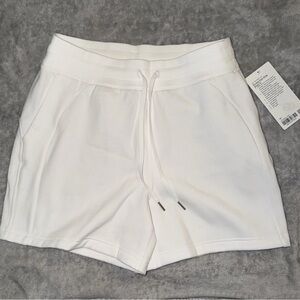 Lululemon Athletica HR White Scuba 5” Shorts Women’s Size 10